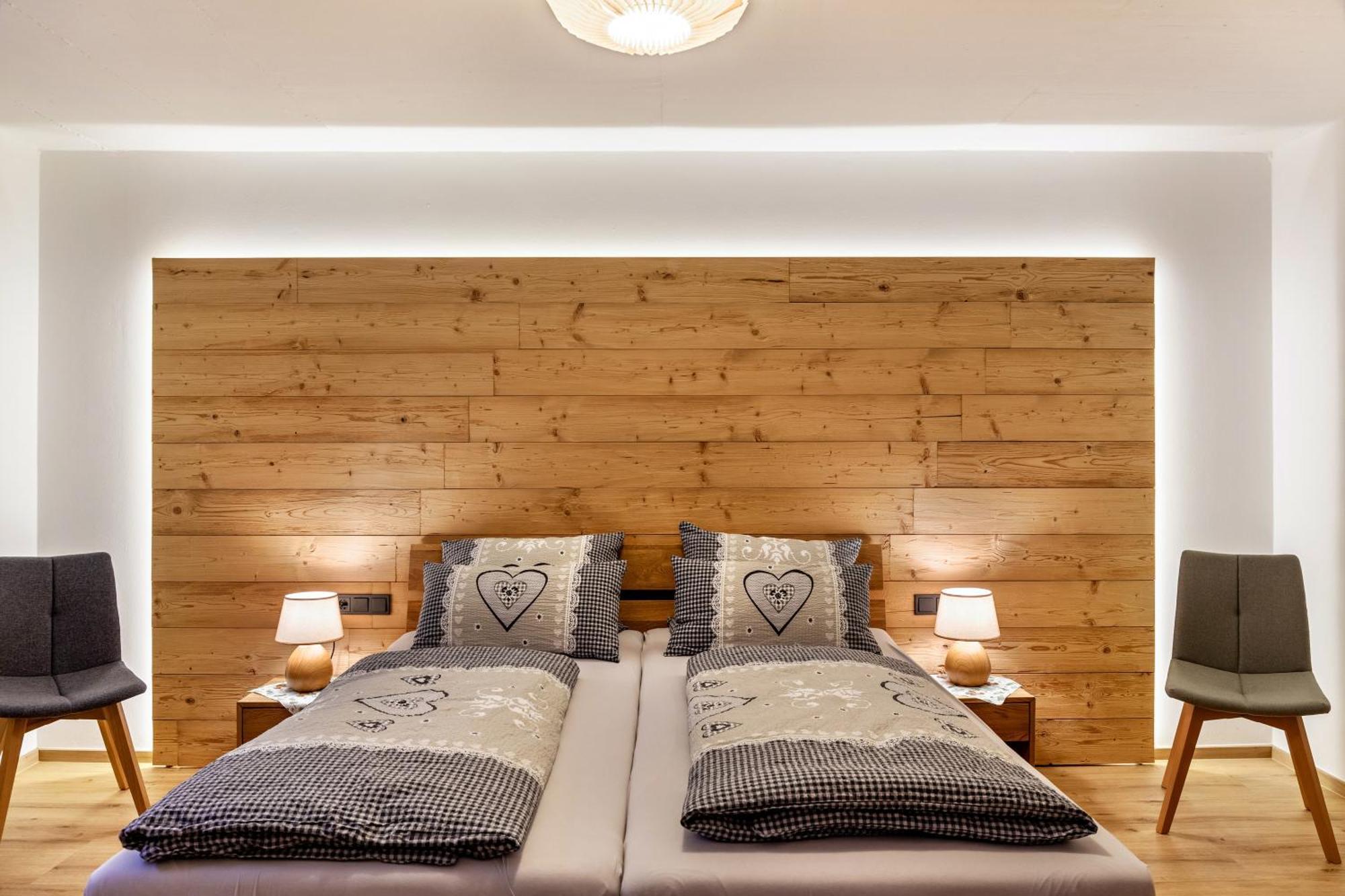 Chalet Aus Holz Гармиш-Партенкирхен Экстерьер фото