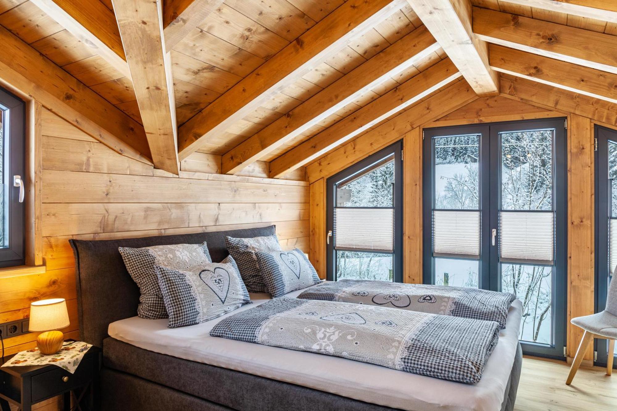 Chalet Aus Holz Гармиш-Партенкирхен Экстерьер фото