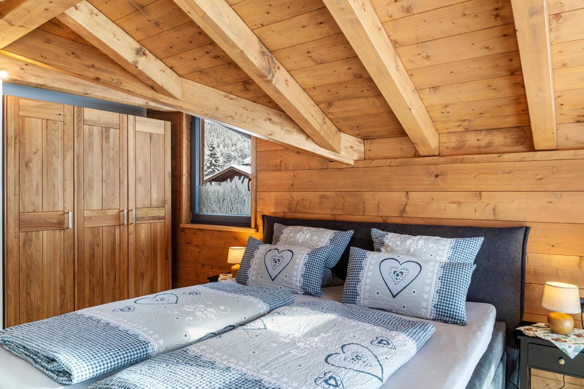 Вилла Chalet Aus Holz Гармиш-Партенкирхен Экстерьер фото